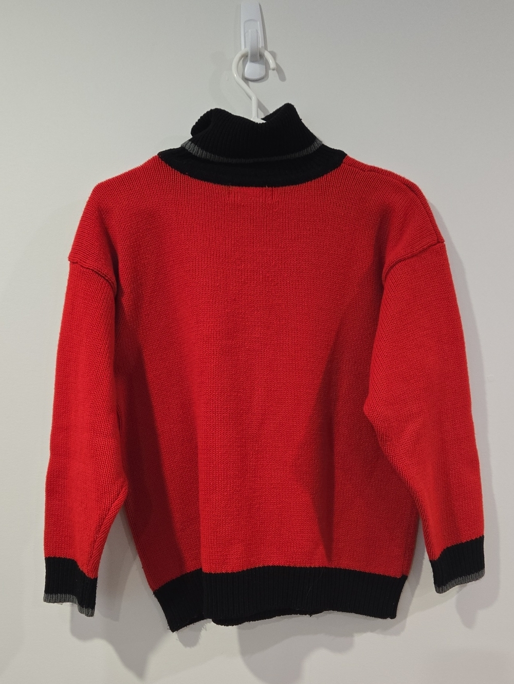 Retro 80's /90's Red Cat-Pattern Turtleneck Beaded Sweater - Picture 8 of 10